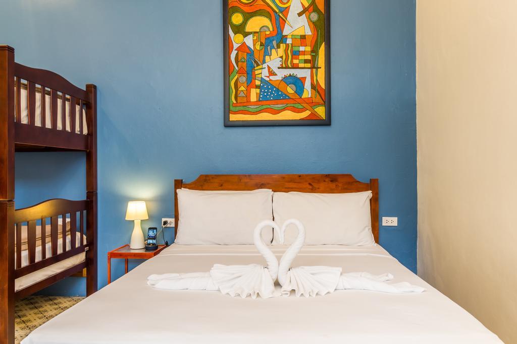 Patong Eriksson Guesthouse מראה חיצוני תמונה