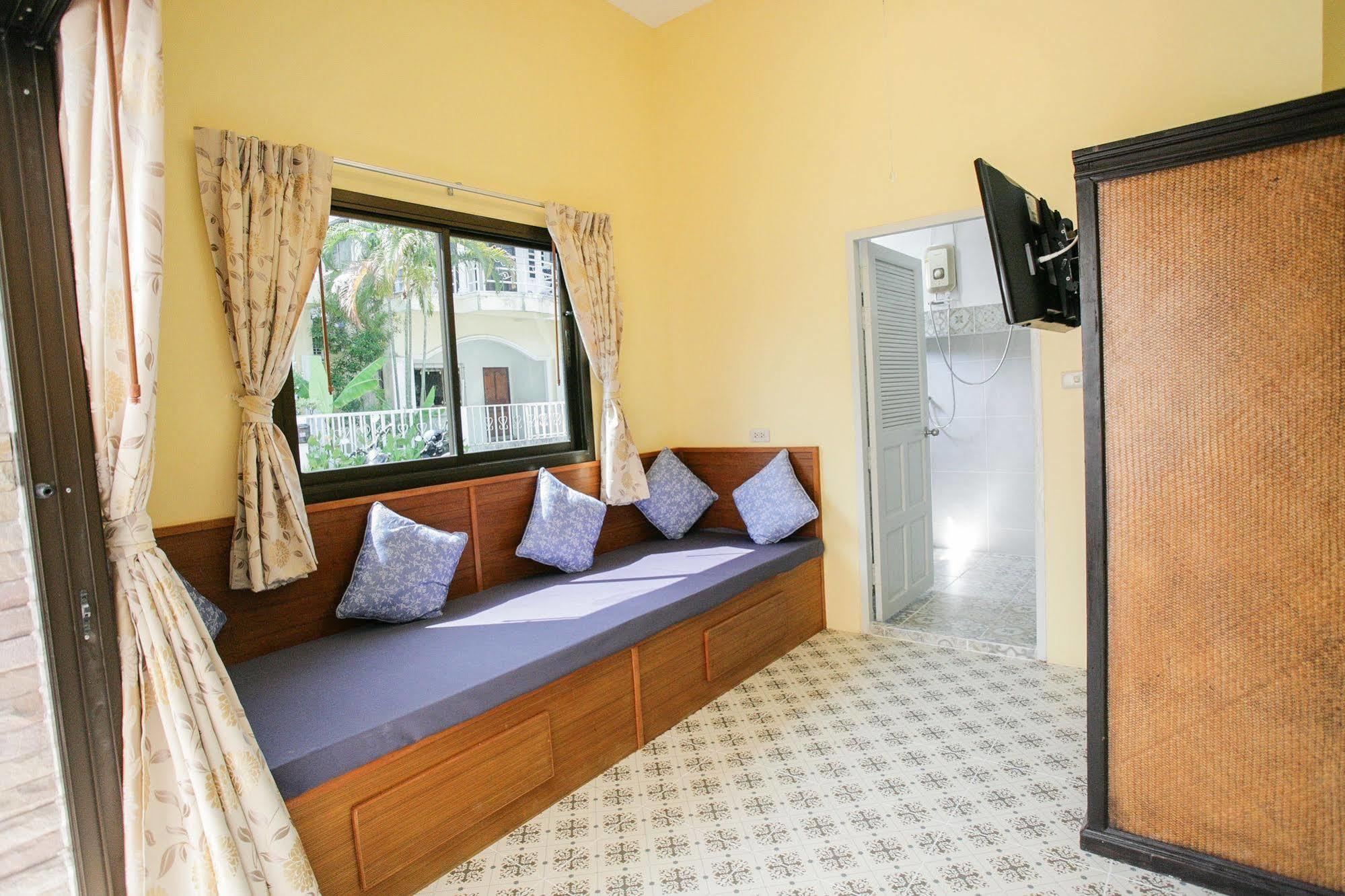 Patong Eriksson Guesthouse מראה חיצוני תמונה