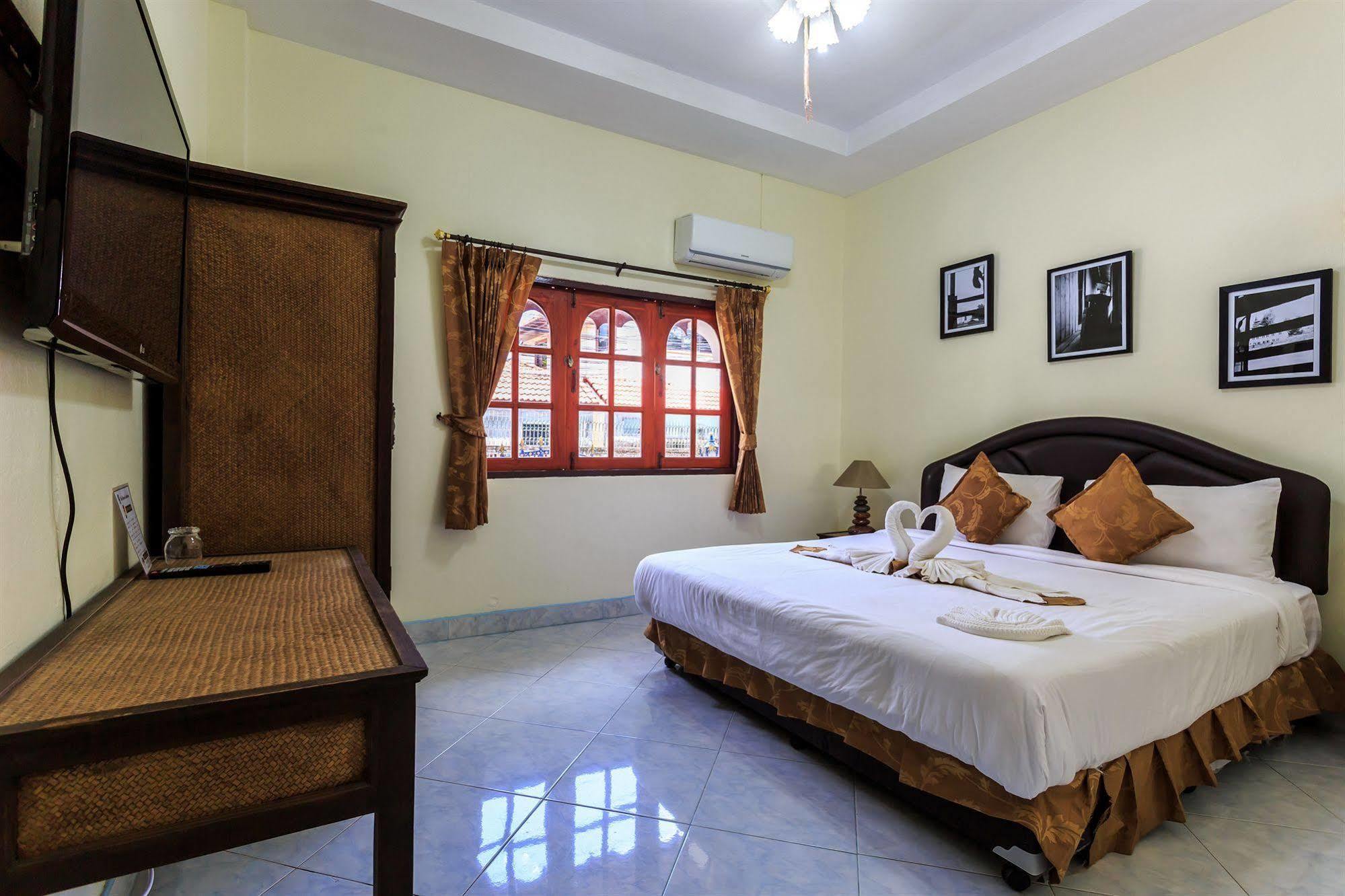 Patong Eriksson Guesthouse מראה חיצוני תמונה