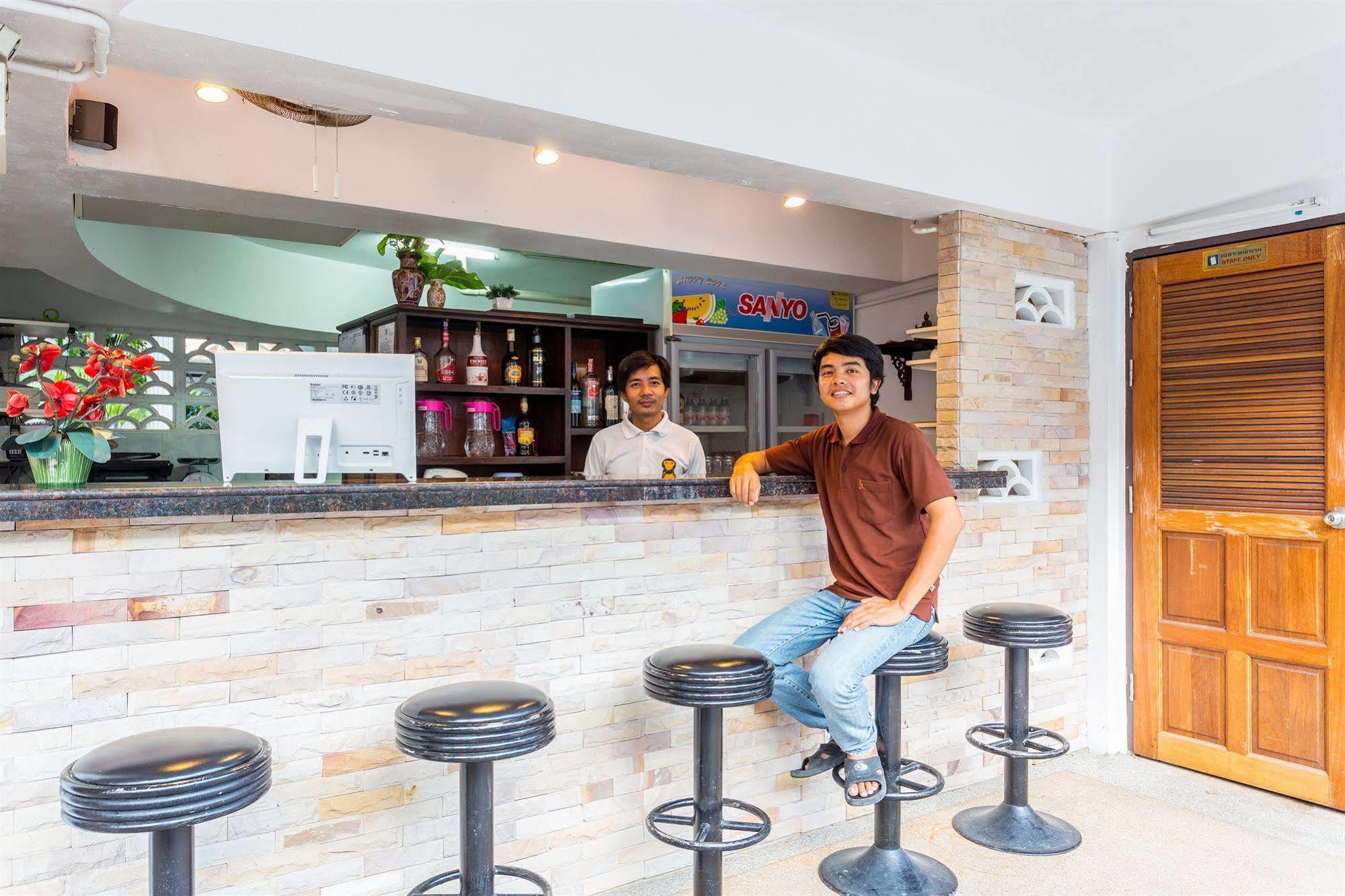 Patong Eriksson Guesthouse מראה חיצוני תמונה