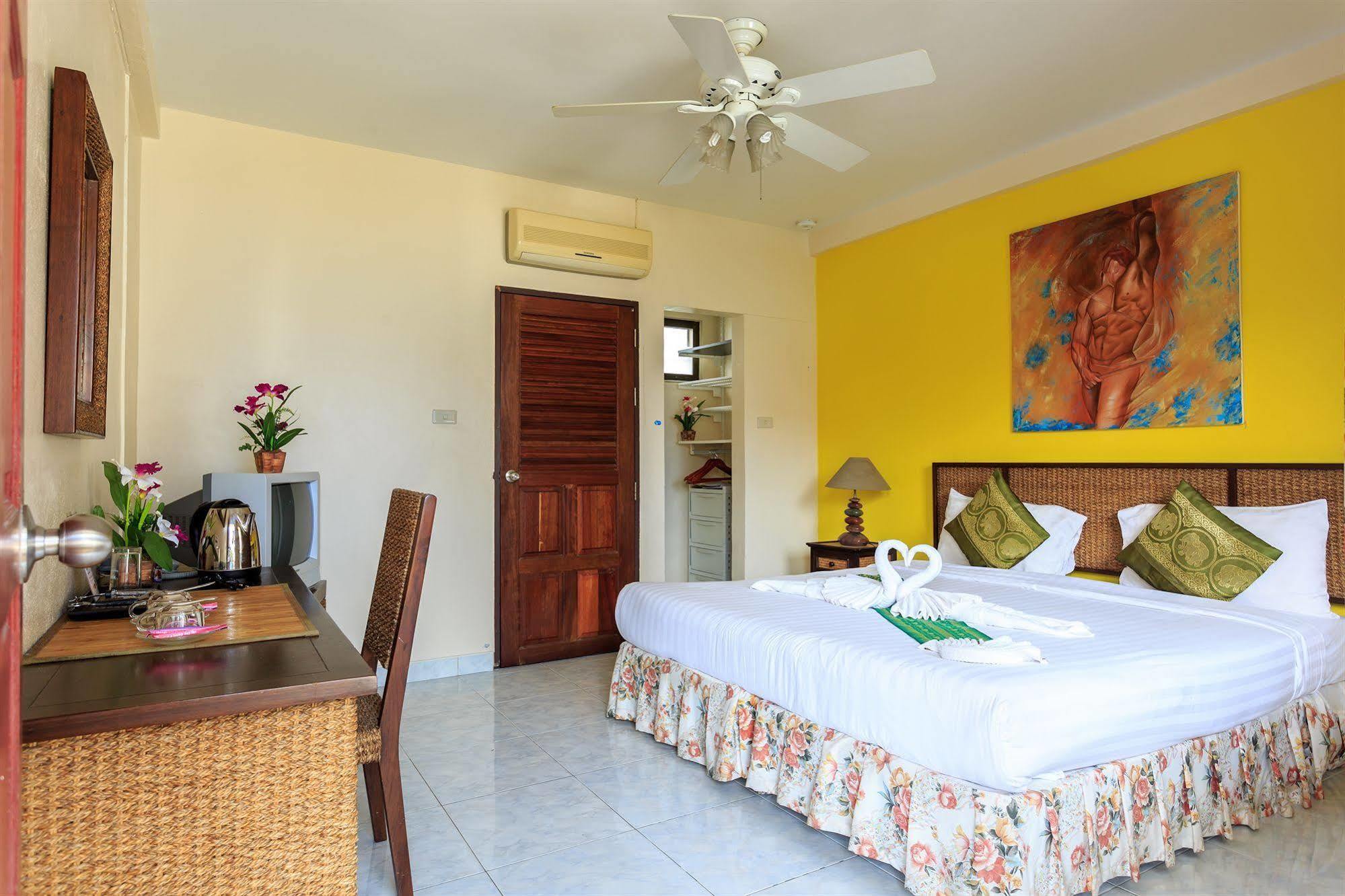 Patong Eriksson Guesthouse מראה חיצוני תמונה
