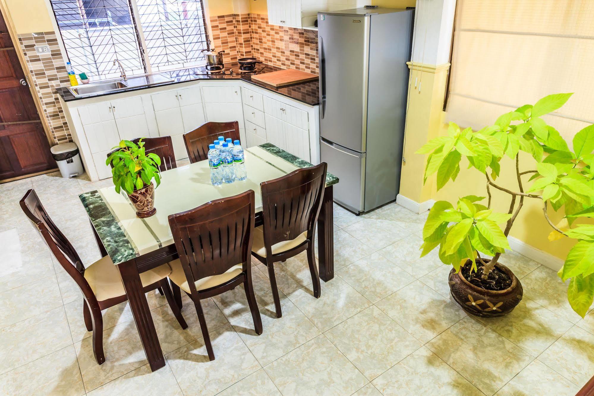 Patong Eriksson Guesthouse מראה חיצוני תמונה